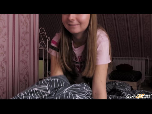 ❤️ Blondina îi suge adânc prietenei ei și primește spermă în gură ❌ at porn ro.porno-negrov.ru ❌❤